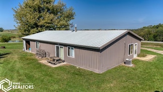 10551 160th Ave, Moravia, IA 52571