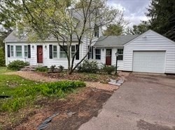 87 Topsfield Rd, Ipswich, MA 01938