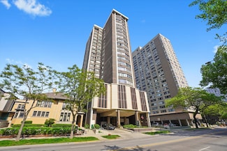 6325 N Sheridan Rd Unit 802, Chicago, IL 60660