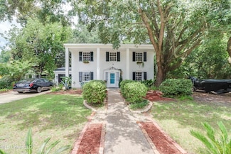 2512 Randall Dr, Biloxi, MS 39531