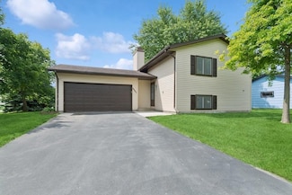 8983 Vinewood Ln N, Maple Grove, MN 55369