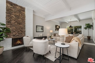 21206 Merridy St, Chatsworth, CA 91311