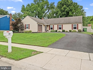 26 Hornsby Dr, Marlton, NJ 08053