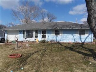 555 Florida Ave, Aurora, IL 60506