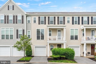 562 Fawn Ln, Hummelstown, PA 17036
