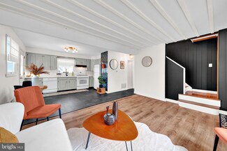 25 Shackamaxon Dr, Trenton, NJ 08690