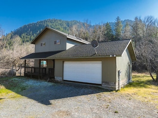 1285 N Frontage Rd, Wolf Creek, OR 97497