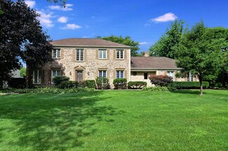 8200 Ridgepoint Dr, Burr Ridge, IL 60527