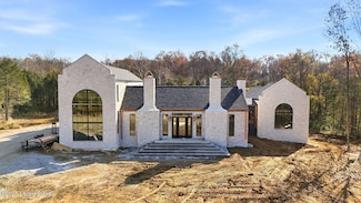 2 Bainsley Ln, Pewee Valley, KY 40056