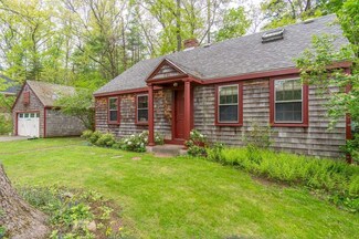 11 Gail St, Topsfield, MA 01983