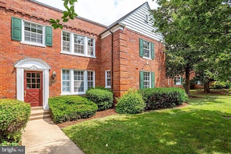 1816 N Queens Ln Unit 4225, Arlington, VA 22201
