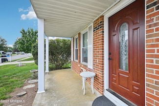 71 Trent Dr, Toms River, NJ 08757