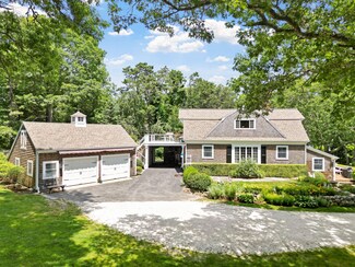 34 Harbor Dr, Pocasset, MA 02559