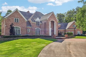 8825 Fox Hollow Ln, Mentor, OH 44060