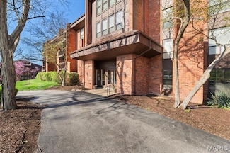 585 Coeur de Royale Dr Unit 106, Saint Louis, MO 63141