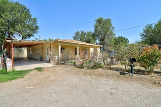1101 Pear Dr SW, Albuquerque, NM 87105