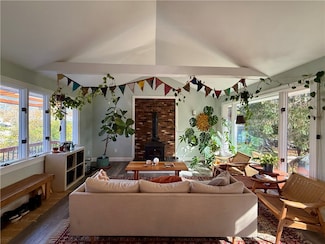 11 Holmes St, Westerly, RI 02891