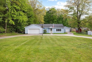 45 E Beech St, Fruitport, MI 49415