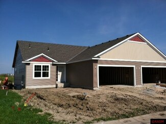 700 Tomahawk Ct, Madison Lake, MN 56063