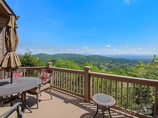 167 Country Ridge Rd, Hendersonville, NC 28739