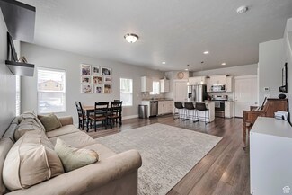 3842 E Cunninghill Dr, Eagle Mountain, UT 84005