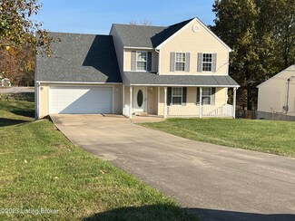 200 Meadowlake Dr, Radcliff, KY 40160