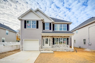 74 Manchester Ave, Keyport, NJ 07735