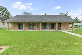 119 Joffre St, Abbeville, LA 70510