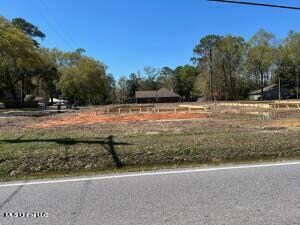 2805 Dolphin Dr, Gautier, MS 39553
