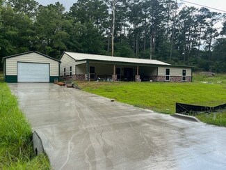 467 Whisperwood Dr, Onalaska, TX 77360