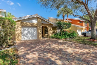 6090 Aloma Ln, Boca Raton, FL 33433
