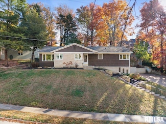 1 Kenwood Ave, Davenport, IA 52803