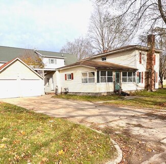 615 S Webster St, Greenville, MI 48838