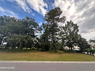 555 Blakely Ct NW, Calabash, NC 28467