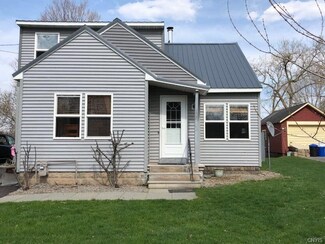 108 N Court St, Canastota, NY 13032