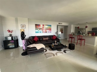 4330 Hillcrest Dr Unit 619, Hollywood, FL 33021