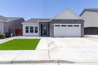 153 N Bliss Ave, Fresno, CA 93727