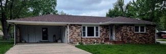 1015 Mcphail Ave, Aurora, MO 65605