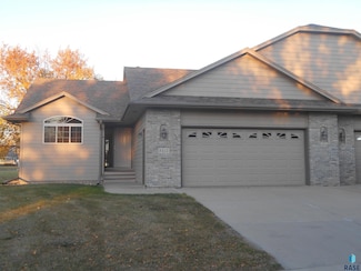 3412 S Harmony Dr, Sioux Falls, SD 57110
