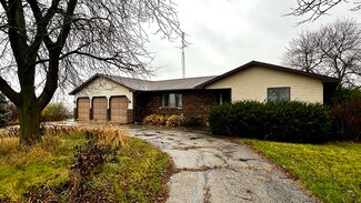 5517 Daggert Rd, Mount Carroll, IL 61053