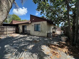 3753 Mil Lake Ct, Greenacres, FL 33463