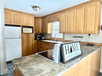 11 Sugarwood Ln, Grantham, NH 03753