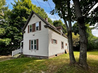 74 Lafayette St, Calais, ME 04619