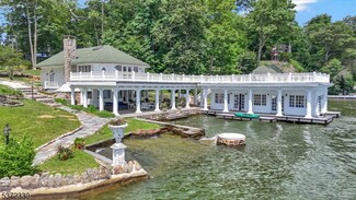 45 Raccoon Island Rd, Lake Hopatcong, NJ 07849