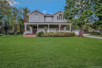 86 2nd St, Laurel, NY 11948