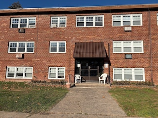 39 Hoffman Ct Unit B3, Wallingford, CT 06492