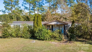 835 Chair Rd, New Bern, NC 28560
