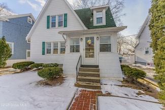 4 Woolard Ave, Albany, NY 12205