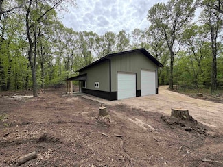 W4800 W Lake Dr, Cecil, WI 54111