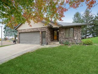 531 2nd St S, Coggon, IA 52218